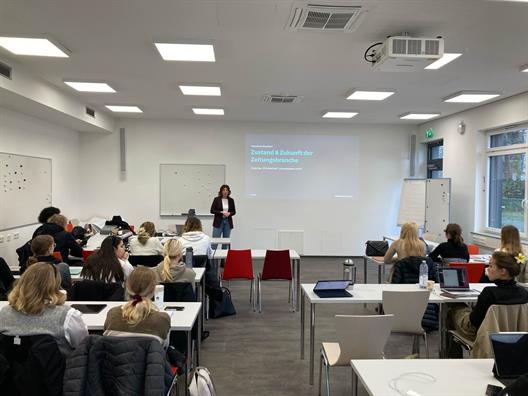 Guest lecture by Kathrin Müller, Head of Research & Innovation at the SZ Institute and HSD alumna